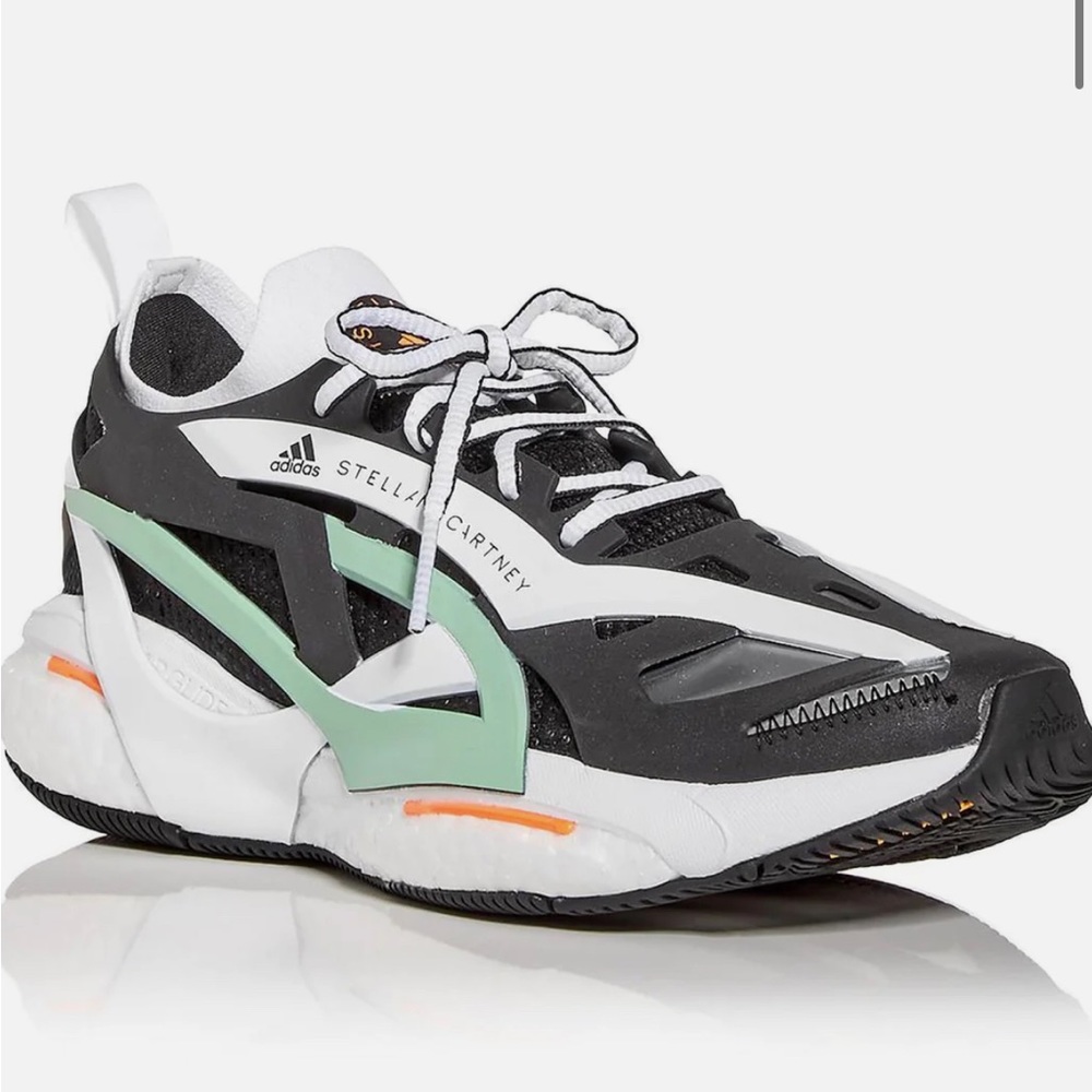 ADIDAS STELLA MCCARTNEY - Solarglide Womens
Performance Running Shoe (SIZE 9)
